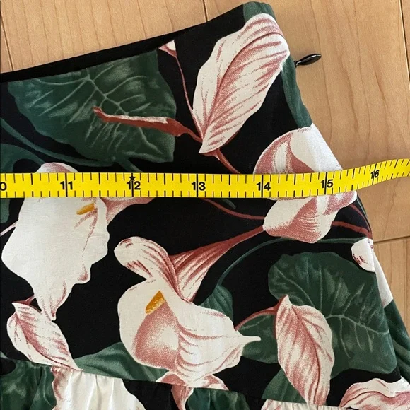 NWT Express A-Line Maxi Skirt with Floral Design size small - Picture 9 of 12